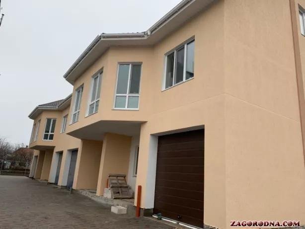 Фото: Таунхауси «На 8-й лінії»