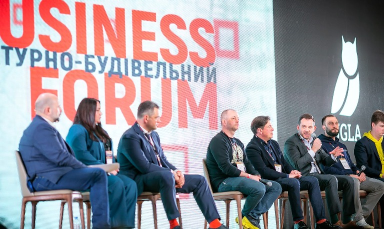 Доповідачі Міжнародного блоку на Форумі картинка
