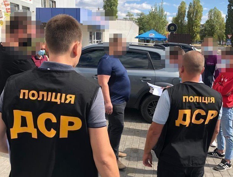 На Луганщині поліція викрила у хабарництві одного з керівників обласної ДАБІ картинка