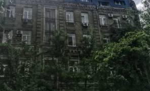 В Киеве мошенник «построил» на чердаке многоэтажки 8 квартир