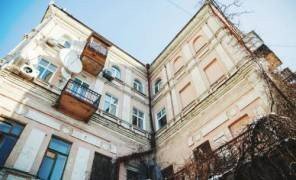 Картинка: Застройщик пристроил к историческому зданию 5 этажей под землей