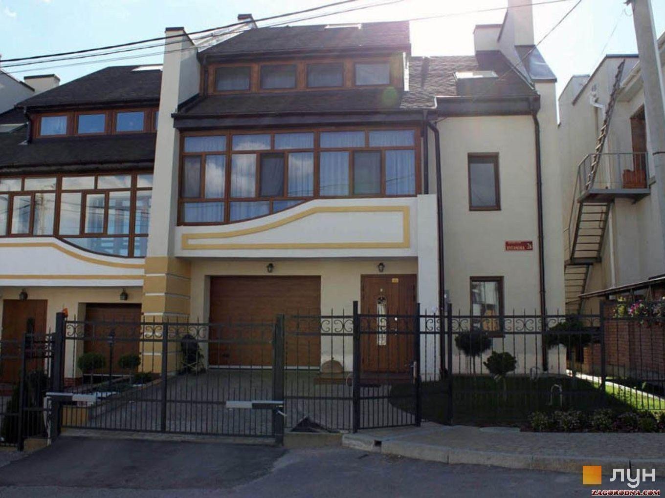 Фото: Котеджне містечко у Вінниці