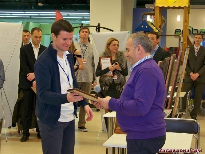Вручение диплома КГ Новый свет квартир на выставке РеалЭкспо-2013