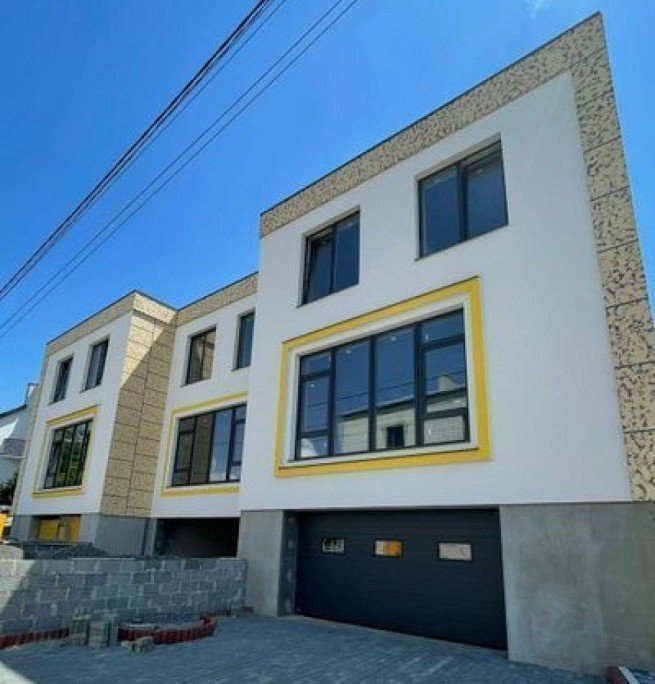 Фото: Таунхауси на Івана Гонти