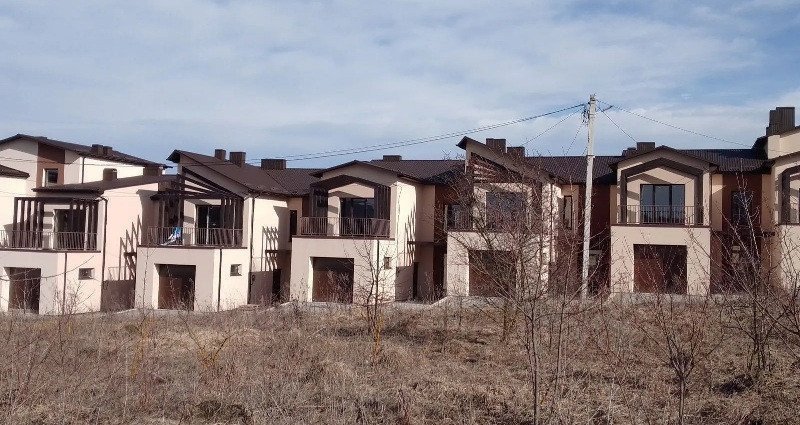 Фото: Таунхаусы на ул. Сечевых Стрельцов